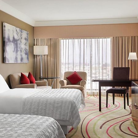 艾美度假酒店 吉达 外观 照片 A guest room at the Sheraton Jumeirah Hotel