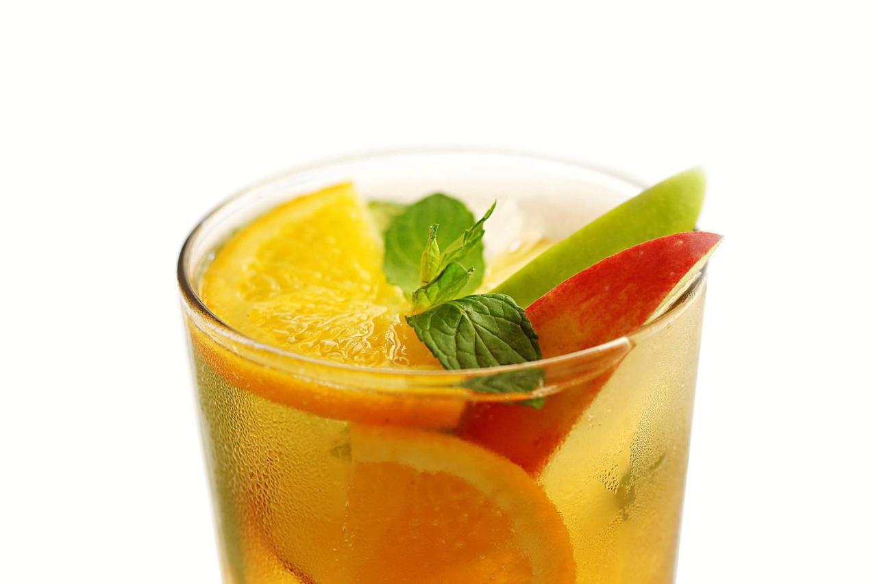 艾美度假酒店 吉达 外观 照片 A glass of fruit punch